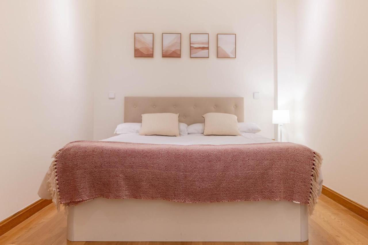 Amazing Apartment In Huertas Madrid Luaran gambar
