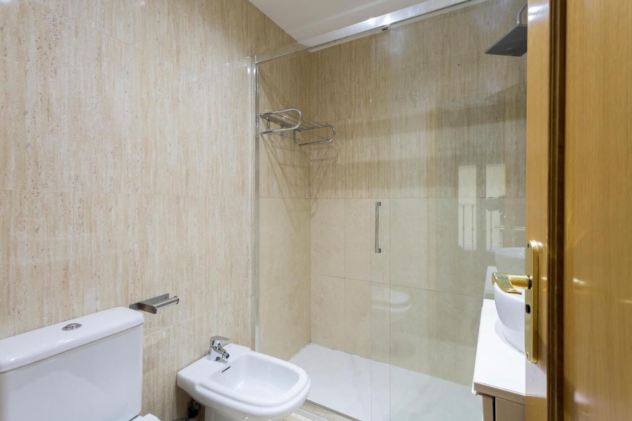 Amazing Apartment In Huertas Madrid Luaran gambar