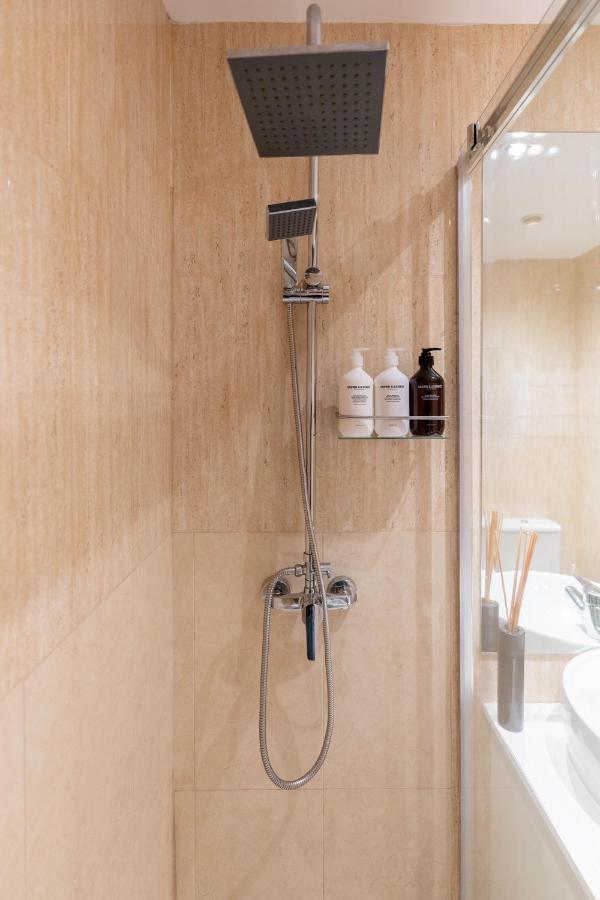 Amazing Apartment In Huertas Madrid Luaran gambar